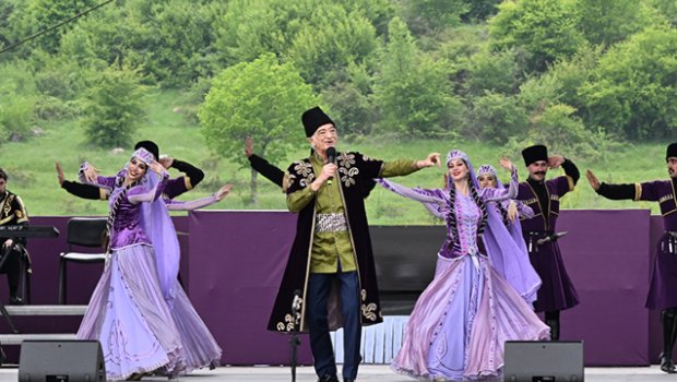 Sorağı dünyaya yayılan “Xarıbülbül” Festivalından maraqlı anlar - VİDEO