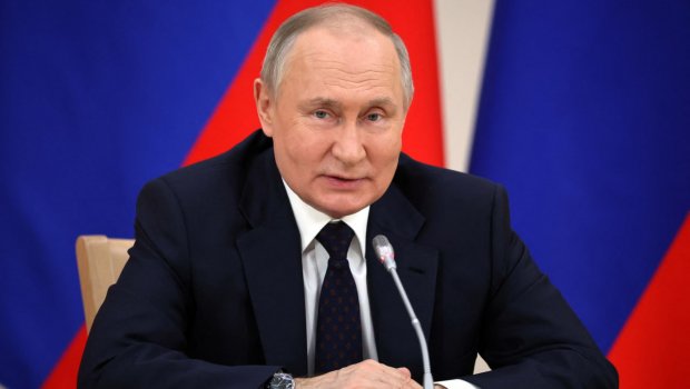 Moskvadakı çəhrayı panda ilə bağlı suala Putindən MARAQLI CAVAB – FOTO