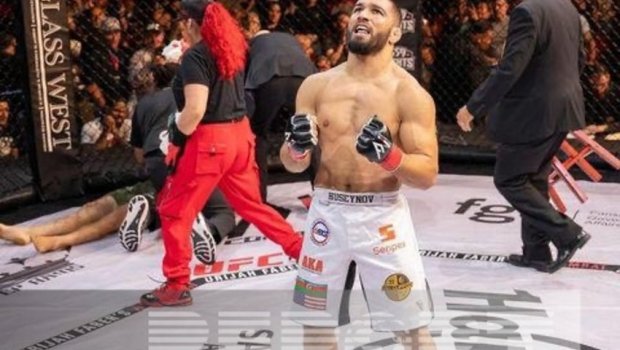 Azərbaycanlı döyüşçü ABŞ-da çempionluq kəməri qazandı - FOTO