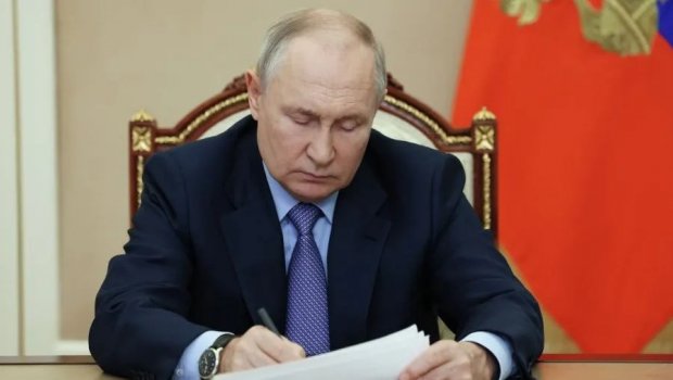 Putin müşaviri Vladimir Tolstoyu işdən çıxardı - Yerinə isə… - FOTO