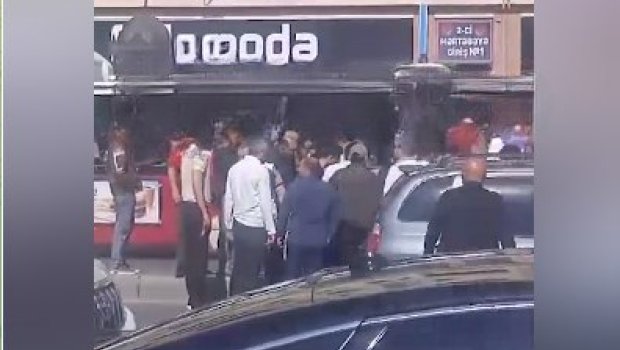 Bakıda avtomobil piyadanı vurub - VİDEO