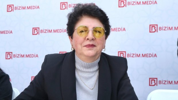 Şair Rəfiqə Qasımqızının kitabları maraqla qarşılandı – FOTO