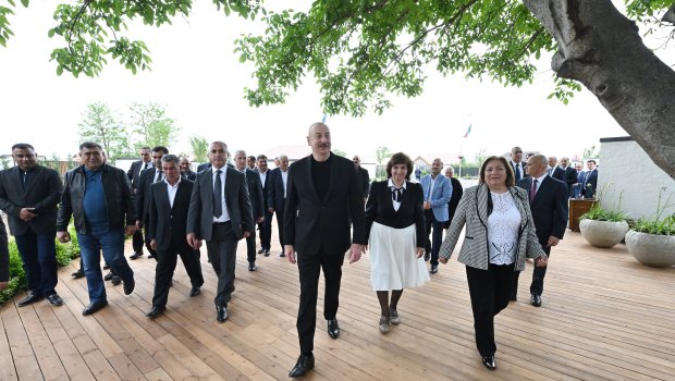 İlham Əliyev və Mehriban Əliyevanın Xocalı sakinləri ilə səmimi söhbəti - FOTO/VİDEO