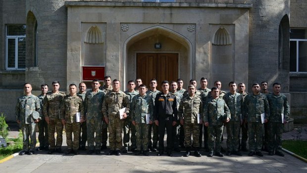 Təkmilləşdirmə kursunu bitirən zabitlərə sertifikatlar təqdim edilib - FOTO