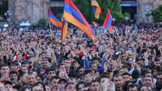 Ermənistan müxalifəti İrəvanın mərkəzində mitinq keçirir