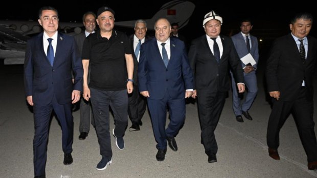 Qırğızıstan Parlamentinin sədri Azərbaycana səfərə gəlib