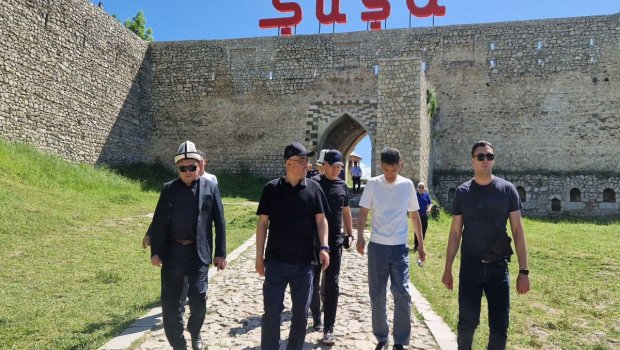 Qırğızıstan parlamentinin sədri Şuşaya getdi