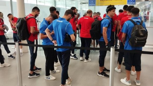 Azərbaycan millisi Macarıstana çatdı - FOTO