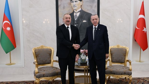 Azərbaycan və Türkiyə prezidentləri Ankaranın Esenboğa Hava Limanında GÖRÜŞDÜLƏR - FOTO