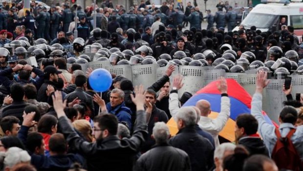 İrəvandakı aksiya zamanı xəsarət alanlar var