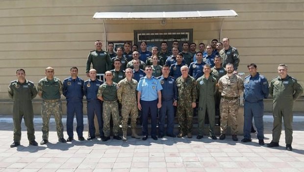 NATO hərbçiləri Azərbaycan Ordusuna kurs keçir - FOTO
