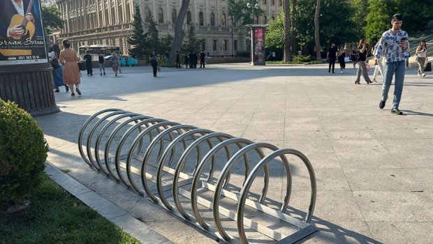 Velosipedlərin parklanması üçün dəmir konstruksiyaların quraşdırılması işlərinə başlanılıb