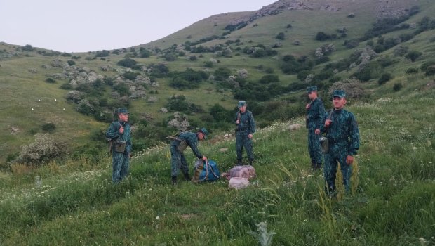 İranla sərhəddə ƏMƏLİYYAT – Külli miqdarda narkotikin gətirilməsinin QARŞISI ALINDI – FOTO 