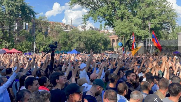 İrəvanda keşişin daha bir 