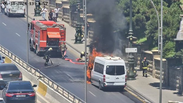 Bakıda mikroavtobus YANDI – FOTO