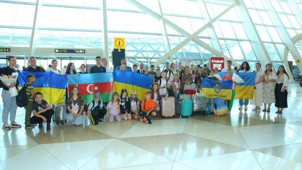Ukraynadan daha 30 uşaq reabilitasiya üçün Azərbaycana GƏTİRİLDİ - FOTO 