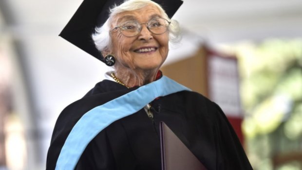 105 yaşlı amerikalı qadın Stanford Universitetinin magistr diplomunu aldı