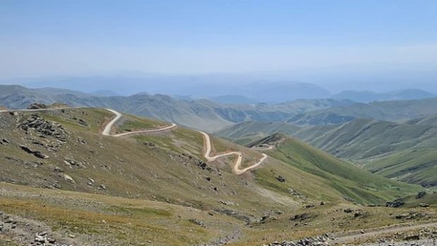 Türkiyə vətəndaşları Ömər aşırımında qəzaya düşdülər