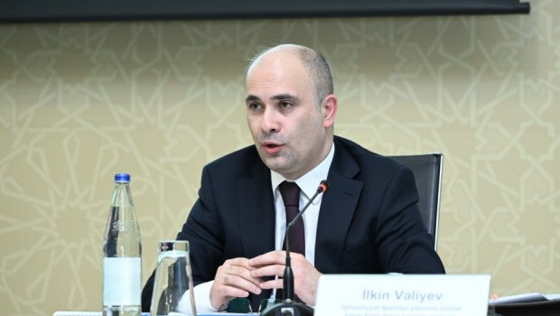 Rəis müavini: “Bir işçiyə düşən orta aylıq əməkhaqqı 5,2 faiz artıb”