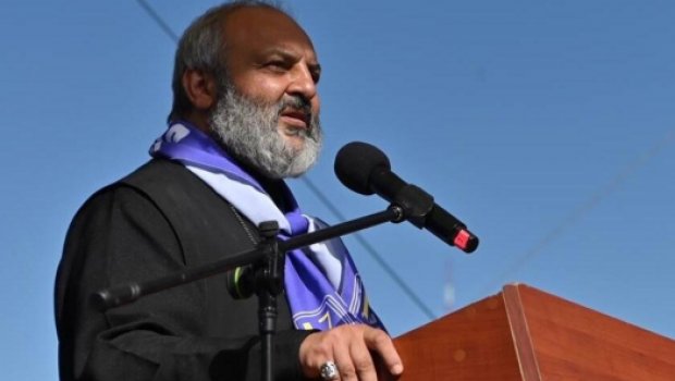 Qalstanyan Paşinyana cavab verdi