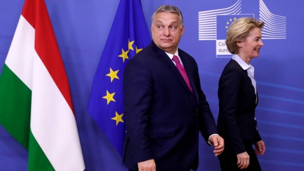 Orban Lyayenin vəzifəsində qalmasına qarşı çıxdı