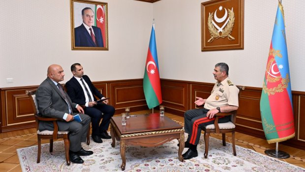 Müdafiə naziri: “Qarşıya vəzifə qoymuşuq ki, özümüzü digər mərmilərlə, raketlərlə təmin edək”