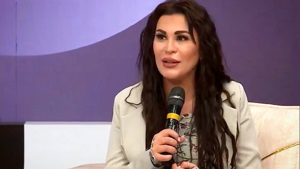 “Qoşa çinarlar” mahnısının ifaçısı Ülviyyə: “9 evim var” – VİDEO