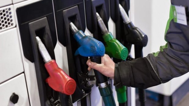 Bu tarixdən Aİ-95 markalı benzin 40 qəpik ucuzlaşacaq