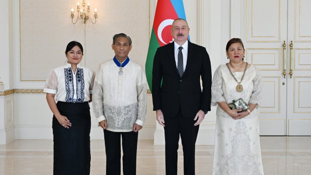 İlham Əliyev Filippinin yeni səfirini qəbul edib - FOTO