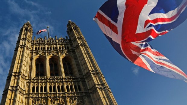 Britaniyada növbədənkənar parlament seçkiləri keçirilir