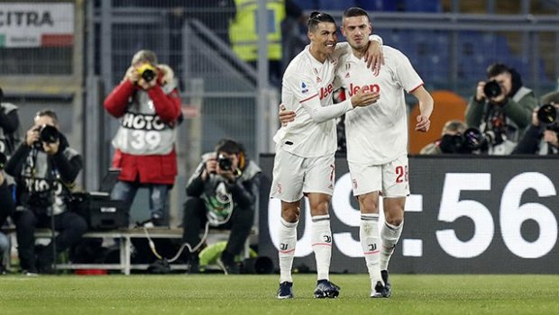 Ronaldo türkiyəli futbolçuya zəng etdi