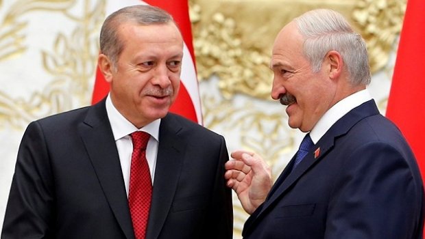 Ərdoğan və Lukaşenkonun Astanada SƏMİMİ DİALOQU - VİDEO