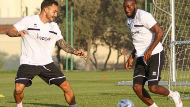 “Neftçi”nin Türkiyə toplanışı başladı