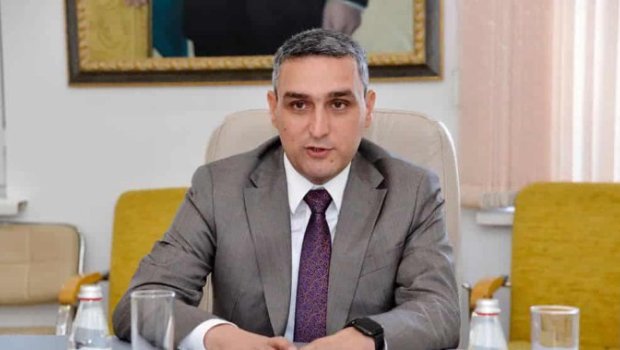 Qarabağ Universitetində bütün tələbələrə noutbuk hədiyyə olunacaq - REKTOR