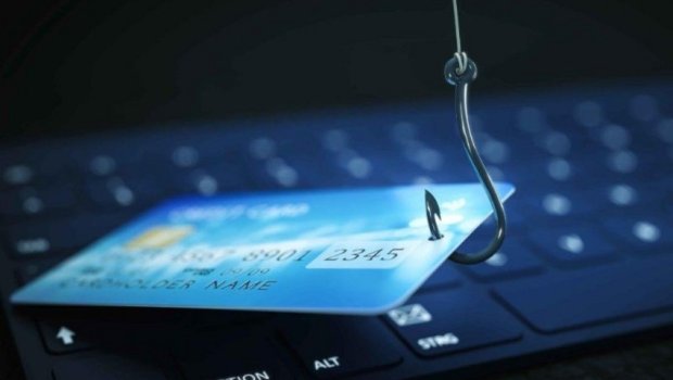 Bank kartlarından oğurluq edən şəxslər TUTULDU 