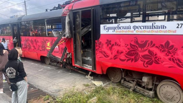 Rusiyada iki tramvay toqquşdu: Ölən və xəsarət alanlar var – FOTO/VİDEO  