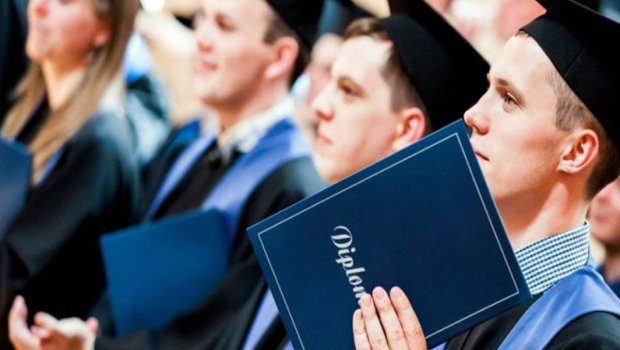 Məzunlar niyə diplomlarını vaxtında almırlar? – Rəsmi AÇIQLAMA 