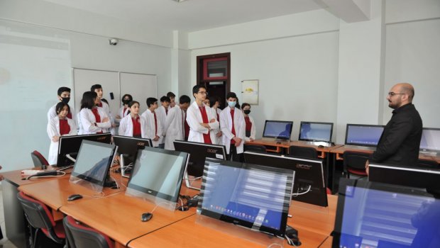 “Universitetlər praktikada tələbələrə maaş verməlidir” - TƏKLİF