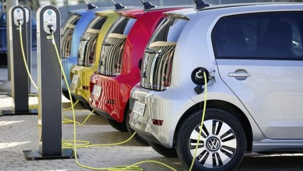 Elektromobillər ildırıma qarşı nə qədər dözümlüdür? – Mühüm AÇIQLAMA