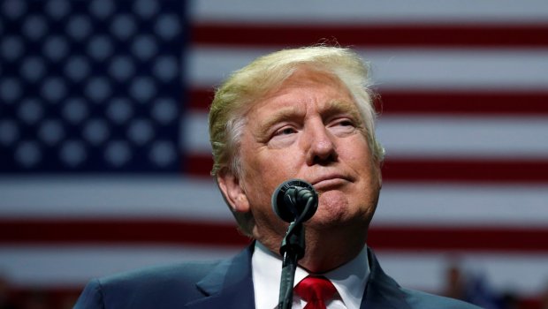 Donald Tramp rəsmən prezidentliyə namizəd kimi irəli sürüldü