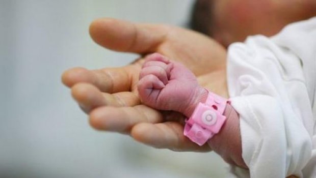 Masallıda 17 yaşlı ananın körpəsi ölü DOĞULDU 