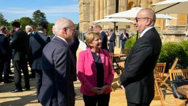 İlham Əliyev Oksfordda İsveçrə Prezidenti ilə söhbət etdi - FOTO/VİDEO