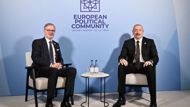 Prezident İlham Əliyev Oksfordda Çexiyanın Baş naziri Petr Fiala ilə görüşüb - FOTO/VİDEO