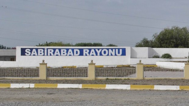 Sabirabadda bir yaşlı uşaq pilləkəndən yıxılaraq öldü