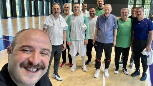 Ərdoğan nazirlərlə basketbol oynadı
