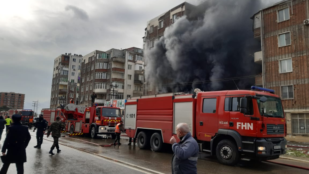 Sumqayıtda yaşayış binasında yanğın olub