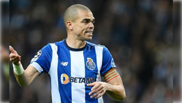 Pepe karyerasını BAŞA VURUR
