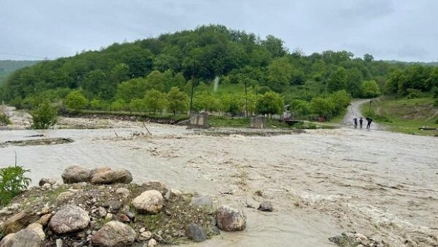 Bölgələrə dolu düşüb, bəzi ərazilərdən sel keçib &ndash; FAKTİKİ HAVA