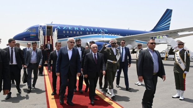 Əli Əsədov İrana getdi - FOTO