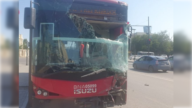 Bakıda avtobuslar TOQQUŞDU - Xəsarət alanlar var